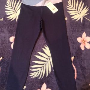 Fabletics High Waisted Heatherknit 7/8 leggings Sz Medium NWT